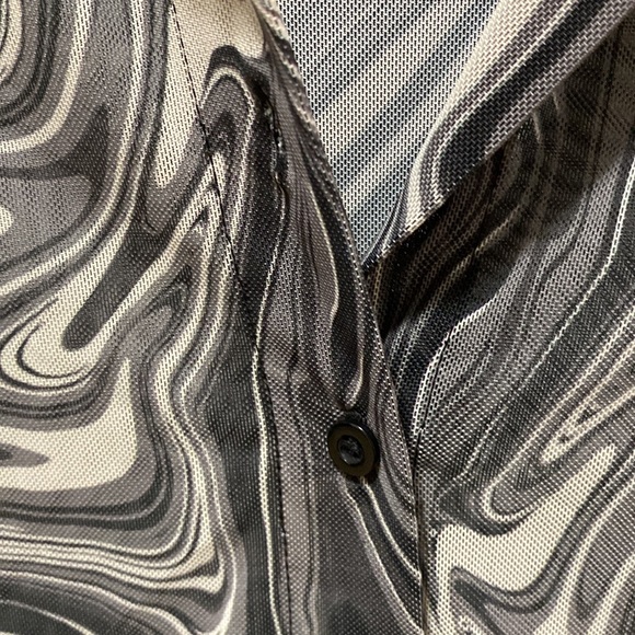 🤍2/$20🤍Garage Sheer button up long sleeve - Picture 4 of 5